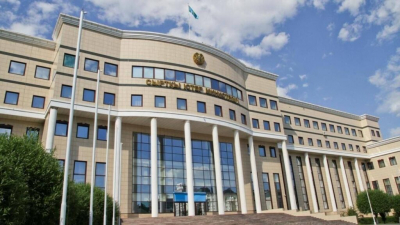 К живущим в Иране и Израиле казахстанцам обратился МИД