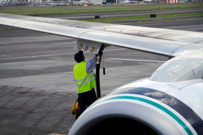 Умное топливо: как IATA помогает авиакомпаниям экономить миллиарды и заботиться об экологии