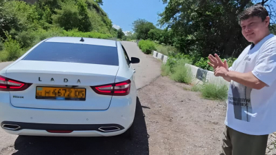 Блогер рассказал, нужна ли Lada Vesta в Казахстане